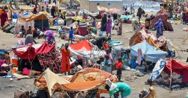 Civilians who fled war-torn Sudan following the outbreak of fighting between the Sudanese army and the paramilitary Rapid Support Forces (RSF) camp at the UNHCR transit center in Renk, near the border crossing point in Renk County of Upper Nile State, South Sudan, May 1, 2023. (Reuters Photo)