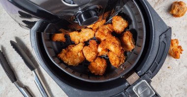 Sales of airfryers have witnessed a staggering 300% increase in recent months in Türkiye. (Shutterstock Photo)