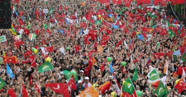 A view of supporters of President Recep Tayyip Erdoğan at the rally, in Batman, southeastern Türkiye, May 10, 2023. (AA Photo)