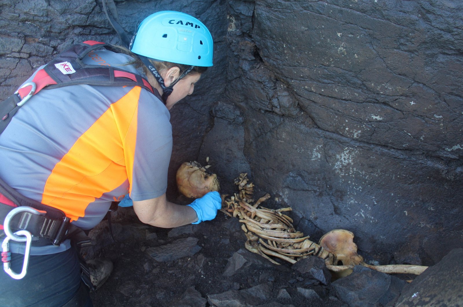 Kerangka misterius dengan tangan terikat membingungkan para arkeolog di Spanyol