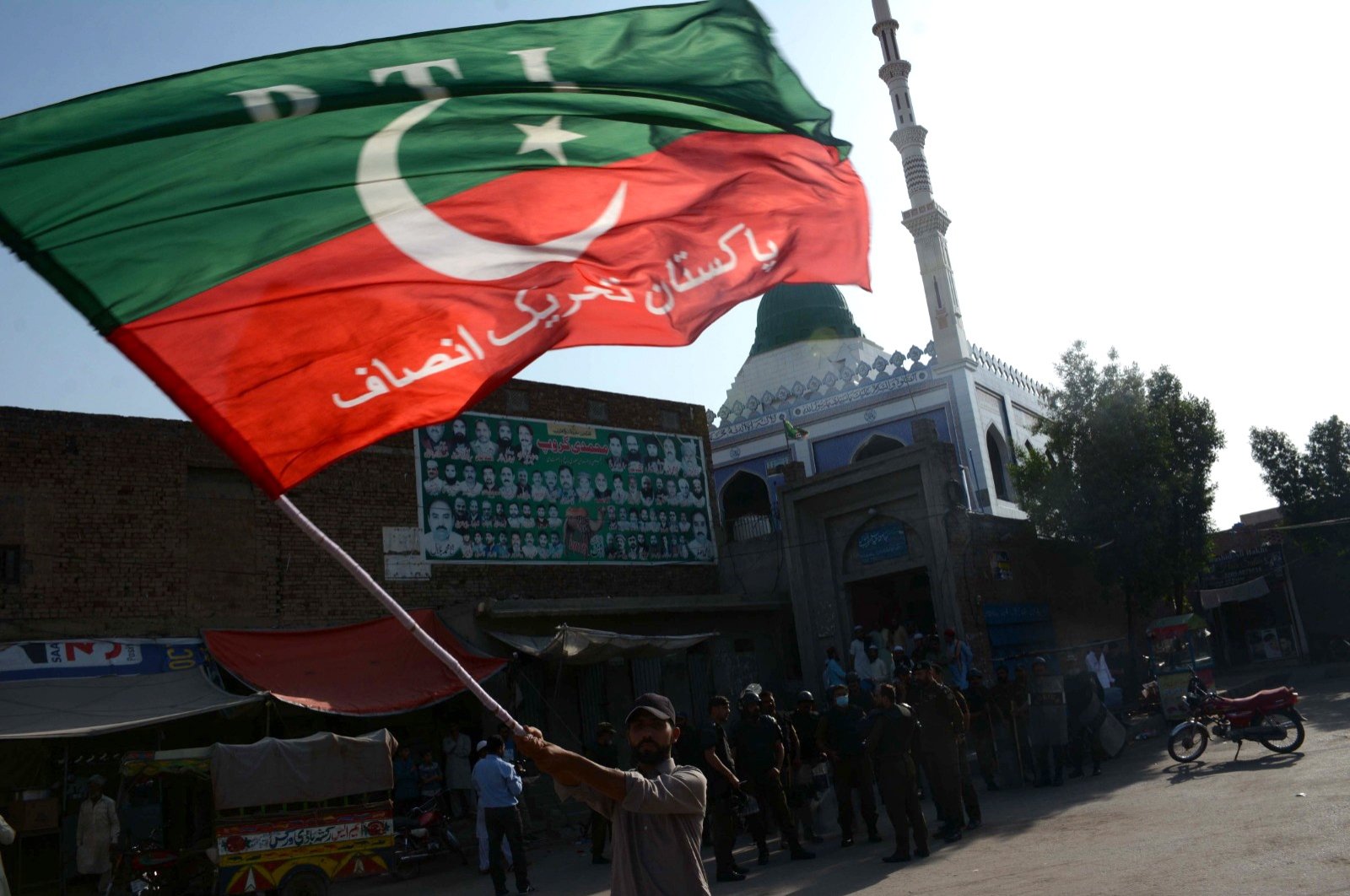 Pakistan dalam kekacauan: Penangkapan Imran Khan dan perebutan kekuasaan