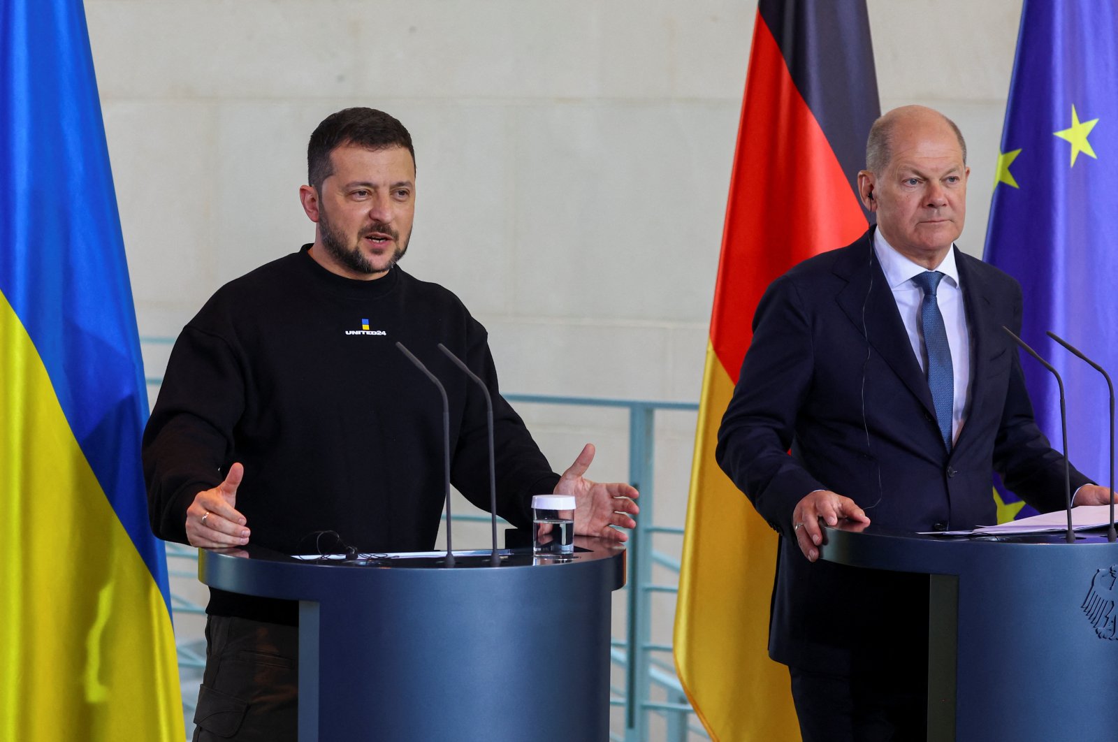Zelenskyy mengunjungi Jerman saat Ukraina bersiap melakukan serangan balasan
