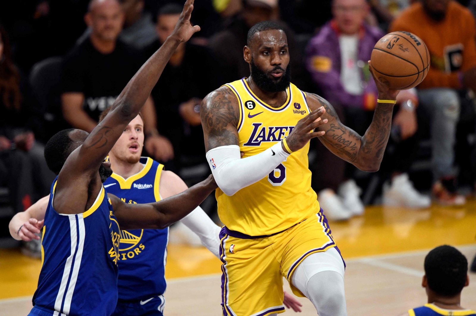 Los Angeles&#039; LeBron James (R) is defended by Golden State Warriors&#039; Draymond Green (L) during the first half of the Western Conference Semifinal Playoffs at Crypto.com Arena, Los Angeles, US., May 12, 2023 (AFP Photo)