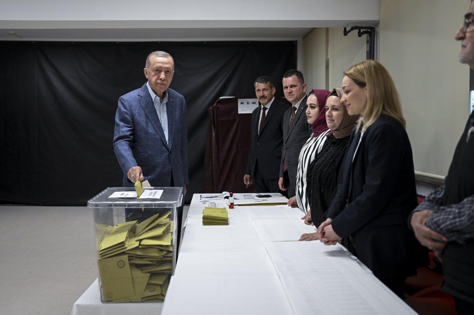 President Recep Tayyip Erdoğan casts his vote for presidential and parliamentary elections, in Istanbul, Türkiye, May 14, 2023. (AA Photo)