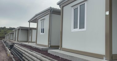 A side view of containers that Yalova Municipality has set while the urban transformation process is underway in one of its neighborhoods, Yalova, northwestern Türkiye, May 15, 2023. (AA Photo)