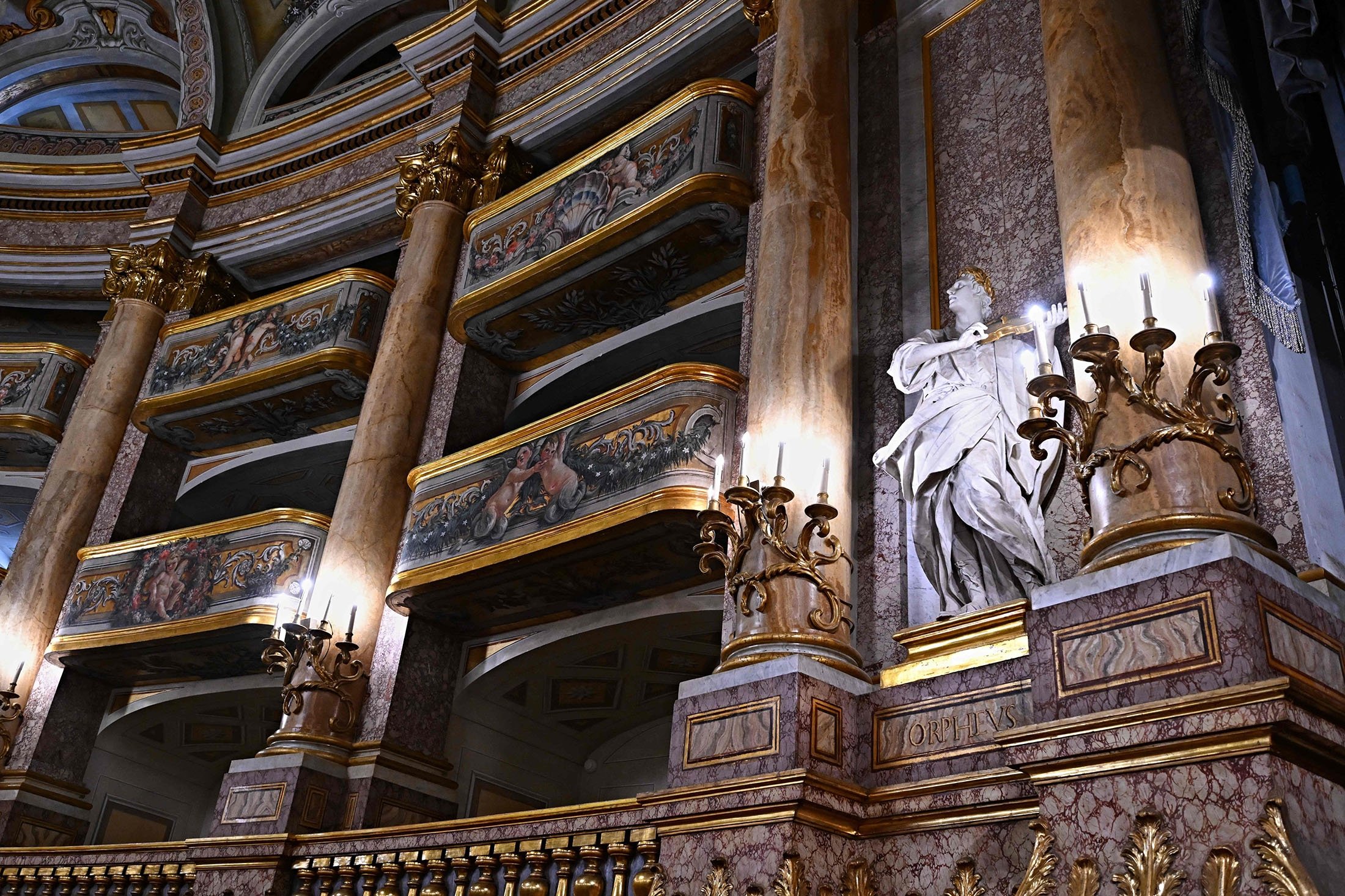 Teater Pengadilan Istana Kerajaan Caserta, kediaman dinasti Bourbon dekat Naples, Italia, 12 Mei 2023. (Foto AFP)