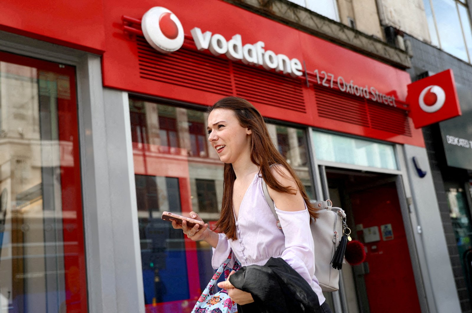 Bos Vodafone baru membidik biaya dengan 11.000 PHK