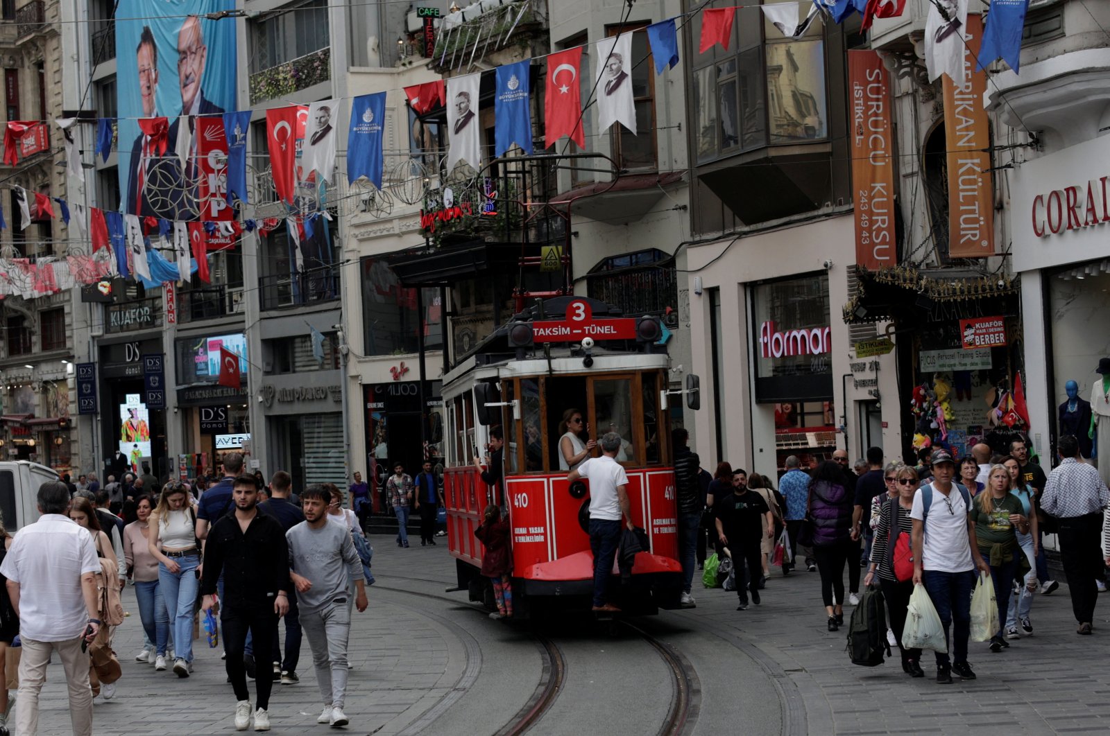 People walk at the main shopping and pedestrian street following the first round of presidential and parliamentary elections, in Istanbul, Türkiye, May 15, 2023. (Reuters Photo)