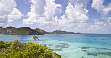 Island of Providencia as seen from Cayo Cangrejo, Colombia, March 1, 2009. (Getty Images Photo)