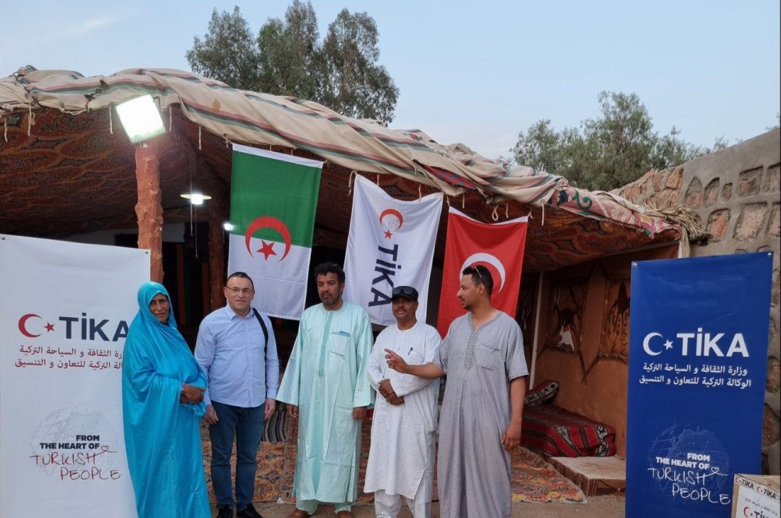 Turkish aid agency supports Algerian Tuareg women with craft tools