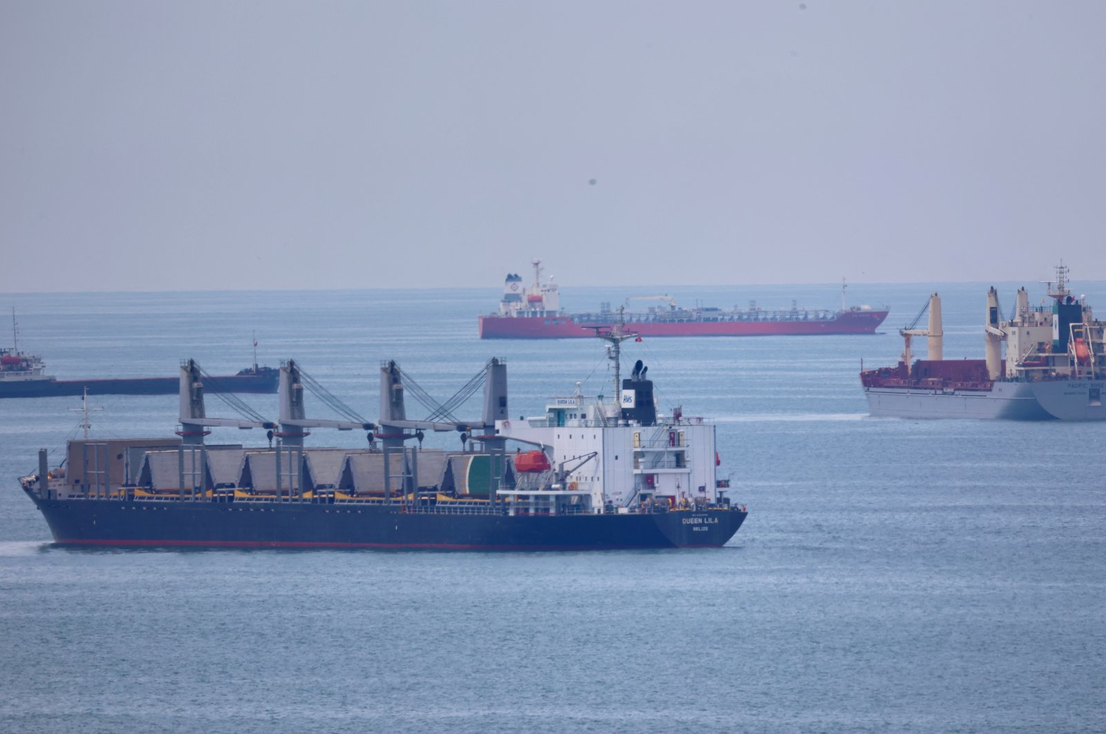 Belize flag bulker Queen Lila, carrying corn under the Black Sea Grain Initiative, waits for inspection in the northern anchorage of Istanbul, Türkiye, May 14, 2023. (Reuters Photo)
