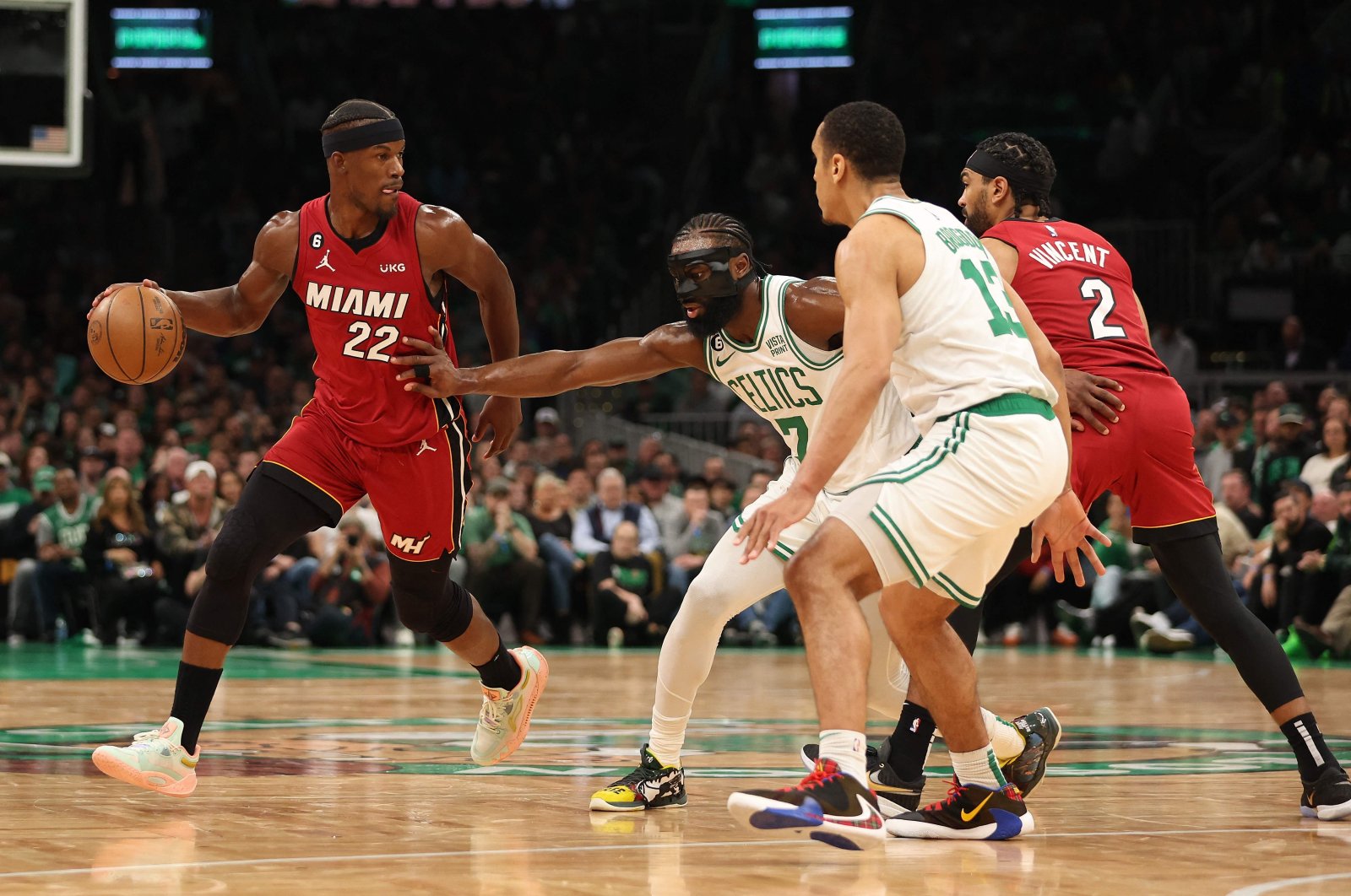 Hot Butler membuat Heat menang 123-116 atas Celtics di Game 1