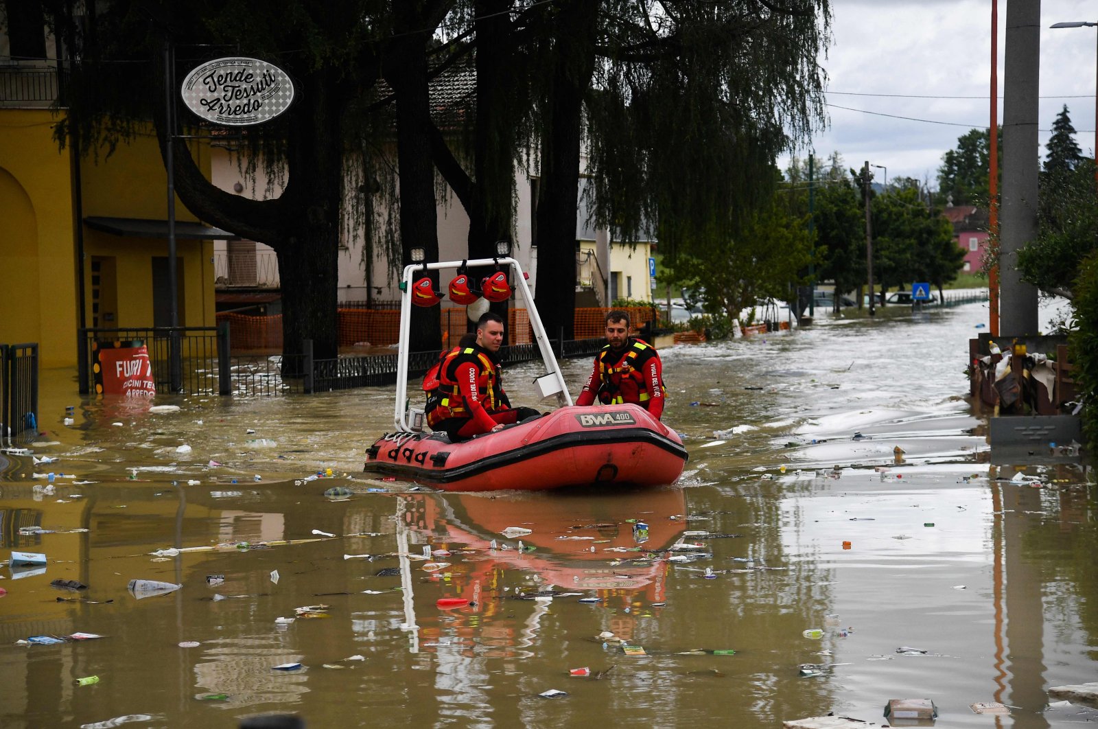 Italia menghitung biaya banjir mematikan karena lebih banyak desa dievakuasi