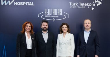 From left, Liv Hospital Group Coordinator Meri İstiroti, Ulaş Aksan and Beliz Teoman Ünay, co-founders of Healthverse PanoramicWEB, and Türk Telekom Corporate Sales Deputy General Manager Mustafa Eser. (Courtesy of Türk Telekom)