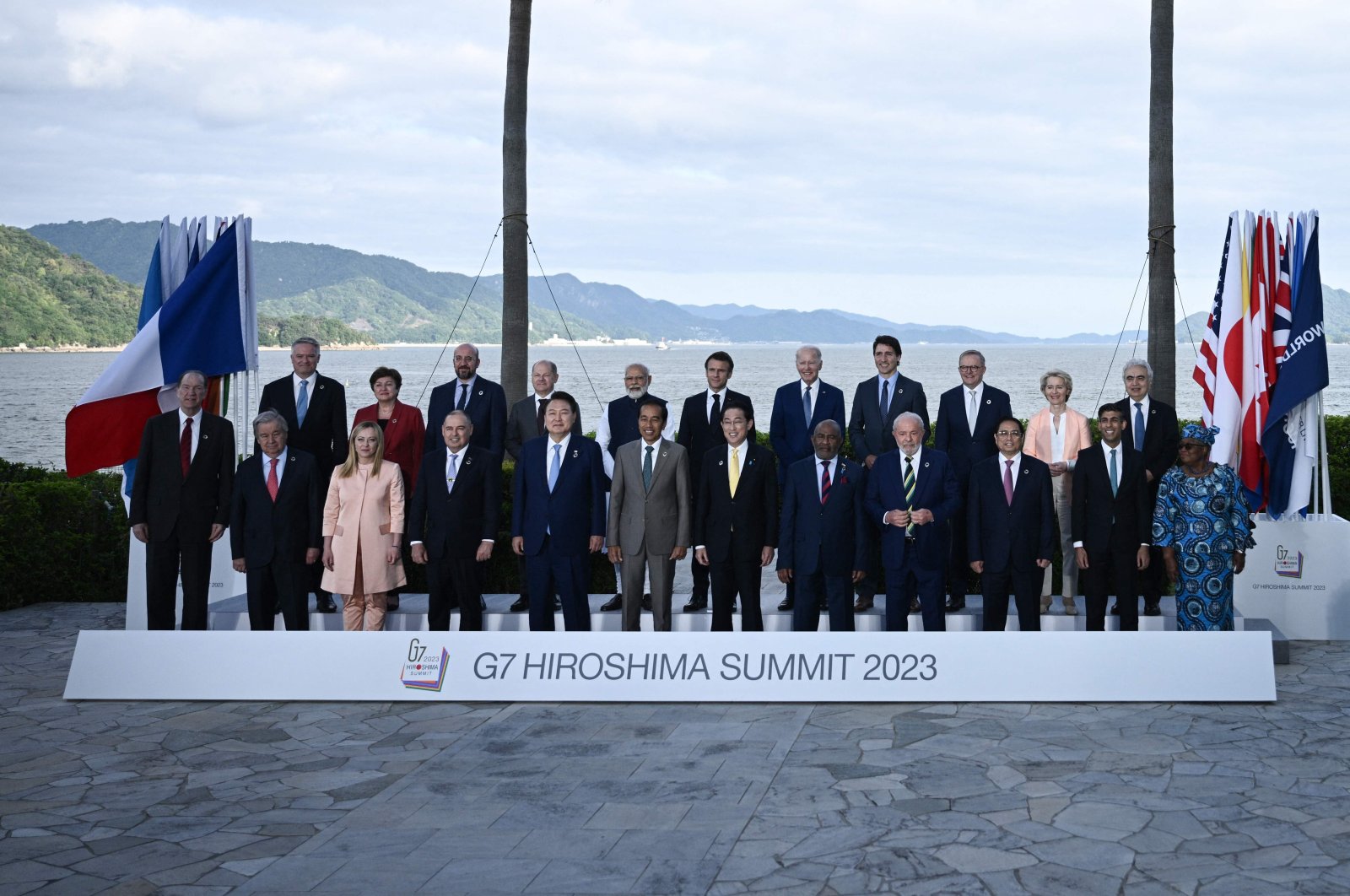 World leaders from G7 and invited countries pose for a family photo, during the G7 Leaders&#039; Summit in Hiroshima, Japan, May 20, 2023. (AFP Photo)