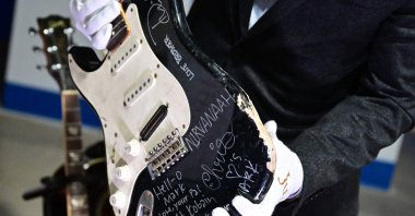 U.S. musician Kurt Cobain&#039;s smashed Fender Stratocaster is displayed at Julien&#039;s Auctions in Gardena, California, U.S., May 2, 2023. (AFP Photo)