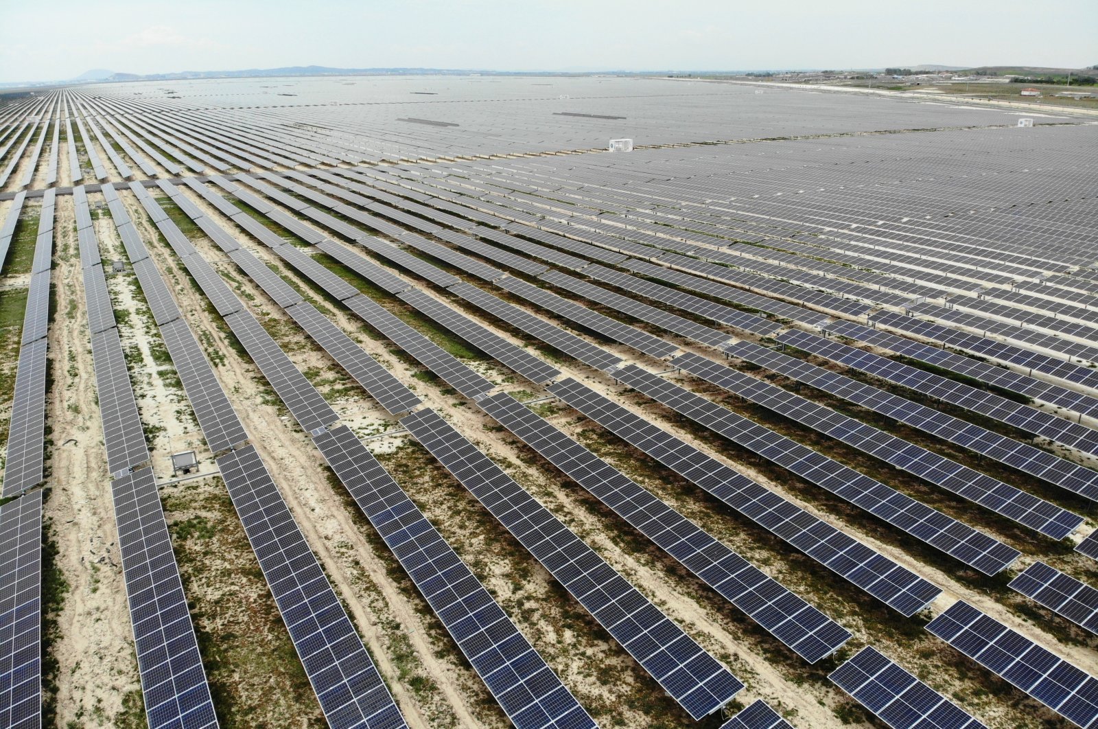 Dorongan terbarukan membuat tenaga surya Türkiye melampaui ambang batas 10 GW