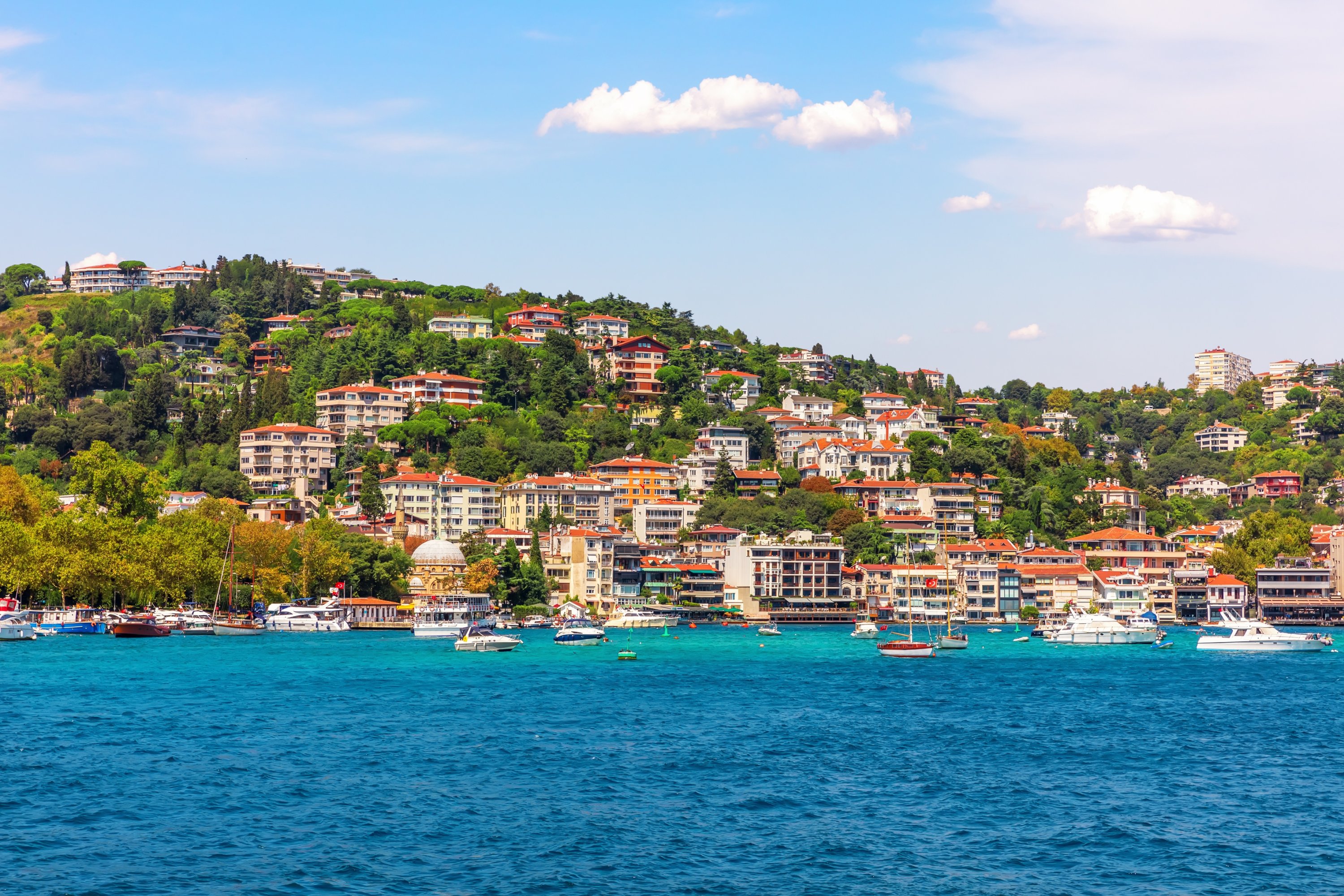Bebek neighborhood on the bank of the Bosporus, Istanbul, Türkiye. (Shutterstock Photo)