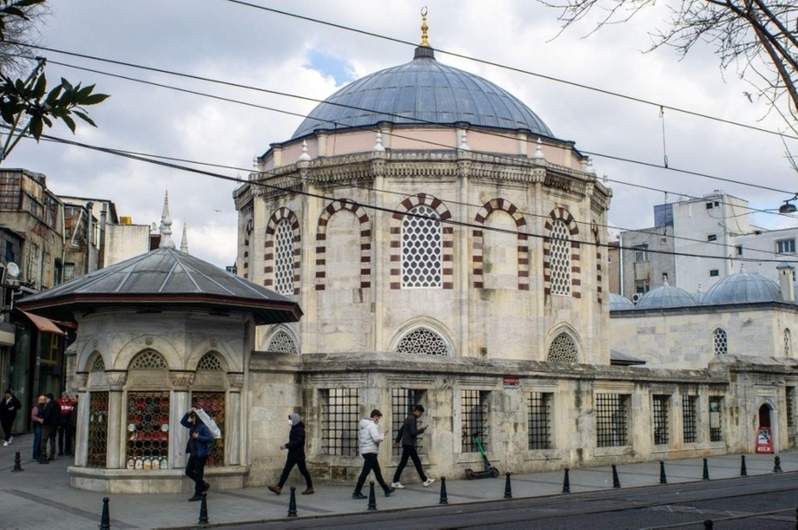 Kompleks Sinan Pasha: Surga lamunan sejarah, pencerahan