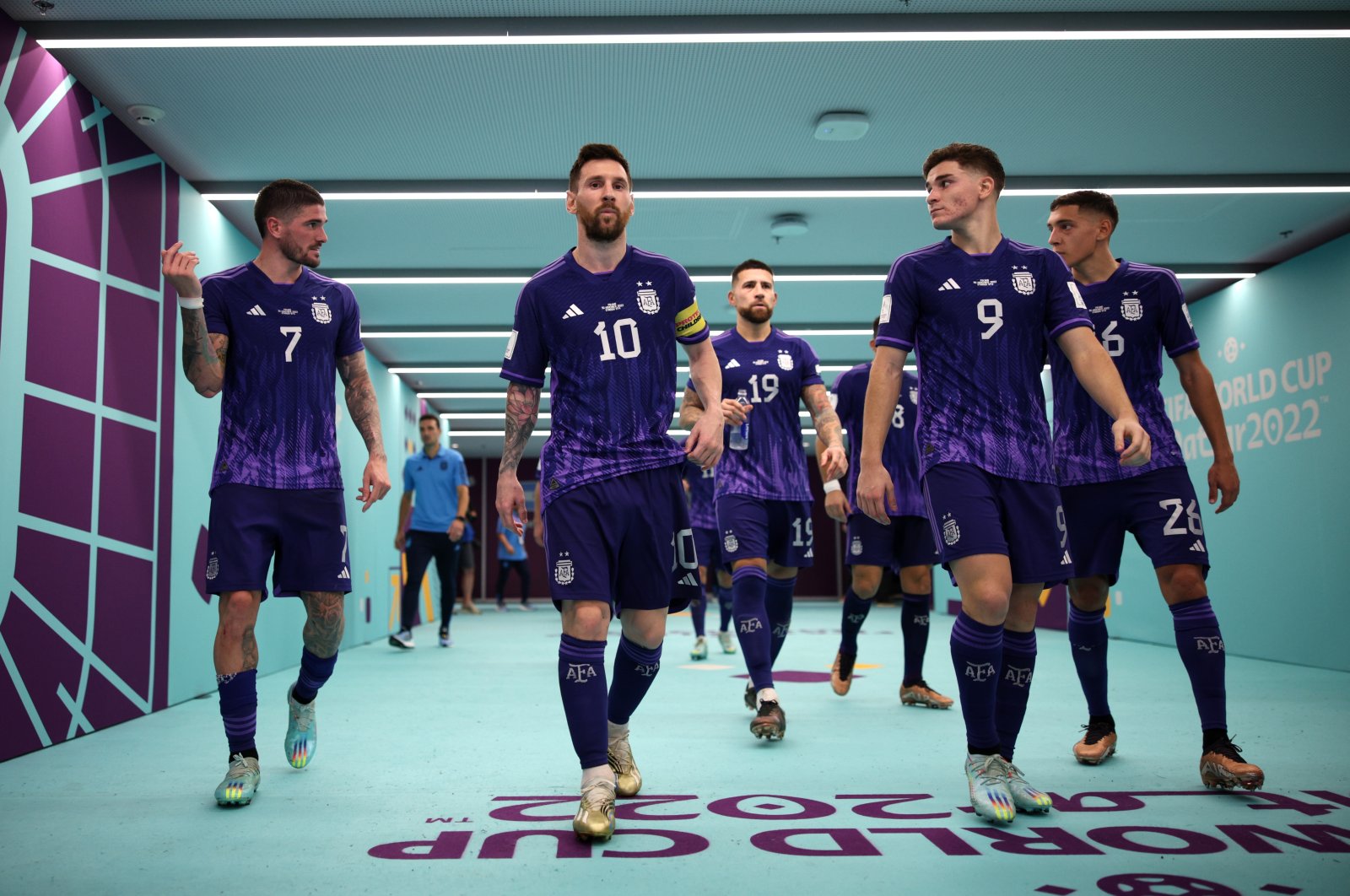 (L-R) Argentina&#039;s Rodrigo De Paul, Lionel Messi, Nicolas Otamendi, Julian Alvarez and Nahuel Molina look on in the tunnel before the second half during the FIFA World Cup Qatar 2022 Group C match between Poland and Argentina at Stadium 974, Doha, Qatar, Nov. 30, 2022. (Getty Images Photo)