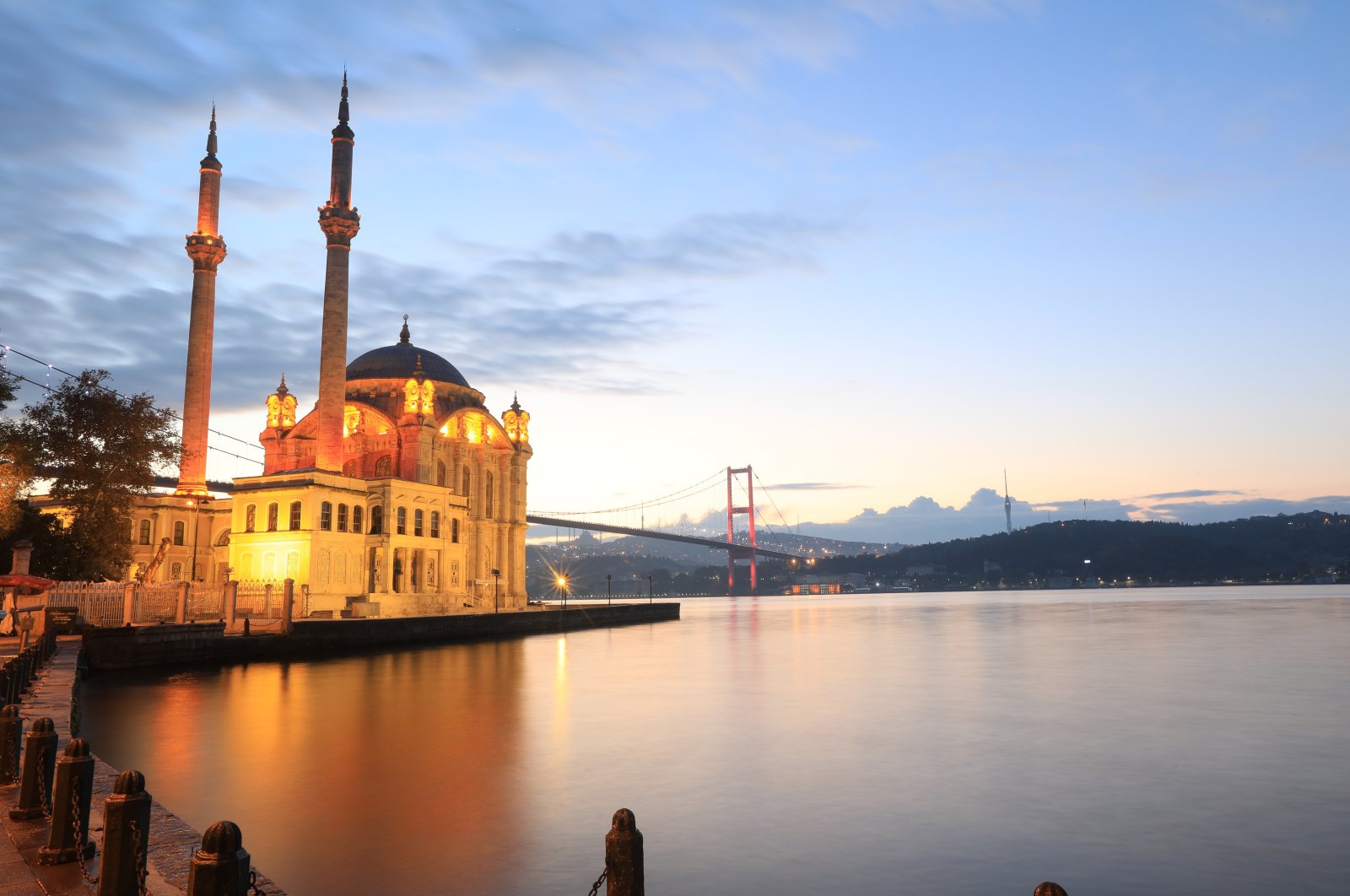 Ortaköy Mosque also known as Büyük Mecidiye Camii in Besiktaş, Istanbul, Türkiye. (Shutterstock Photo)