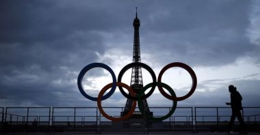 Olympic rings to celebrate the IOC official announcement that Paris won the 2024 Olympic bid are seen in front of the Eiffel Tower at the Trocadero square, Paris, France, Sept. 14, 2017. (Reuters Photo)