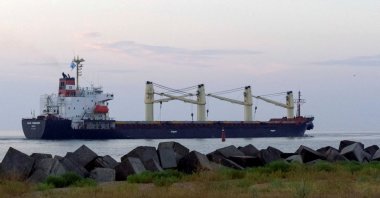 The Lebanese-flagged bulk carrier Brave Commander leaves the sea port of Pivdennyi with wheat for Ethiopia after the grain export resumption, in the town of Yuzhne, Odessa region, Ukraine Aug. 16, 2022. (Reuters Photo)
