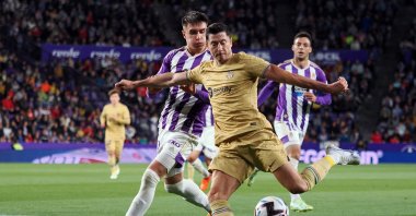 Barcelona's Robert Lewandowski (C) in action during the Spanish La Liga match between Real Valladolid and FC Barcelona, Valladolid, Spain, May 23, 2023. (EPA Photo)