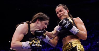 Chantelle Cameron (R) in action during her fight against Katie Taylor (L) at the 3Arena, Dublin, Republic of Ireland, May 21, 2023. (Reuters Photo)