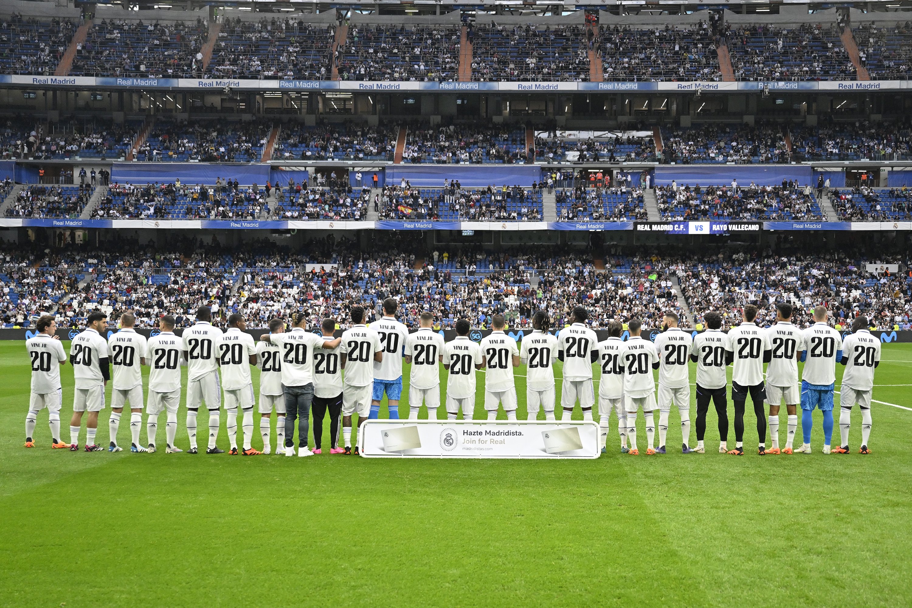 Real Madrid players, fans honor Vinicius Jr. after racial abuse | Daily  Sabah