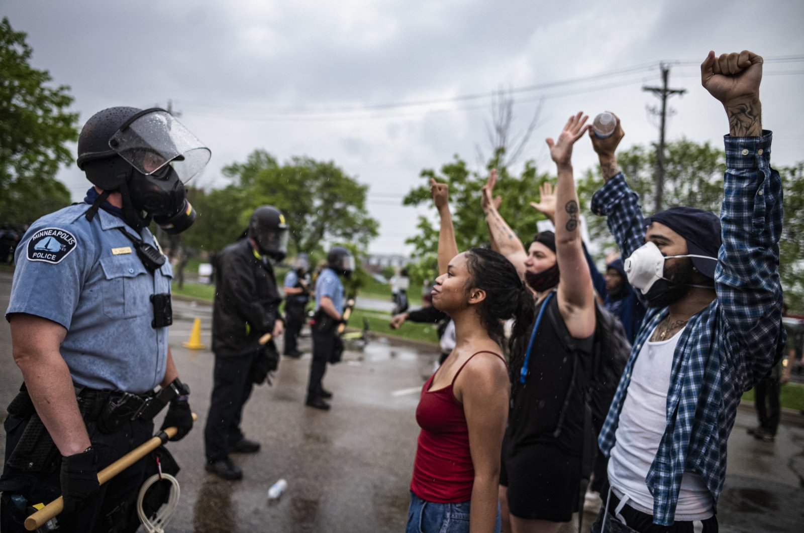 People face off with police near the Minneapolis 3rd Police Precinct during a rally to protest George Floyd&#039;s murder, Minneapolis, U.S., May 26, 2020. (Getty Images Photo)