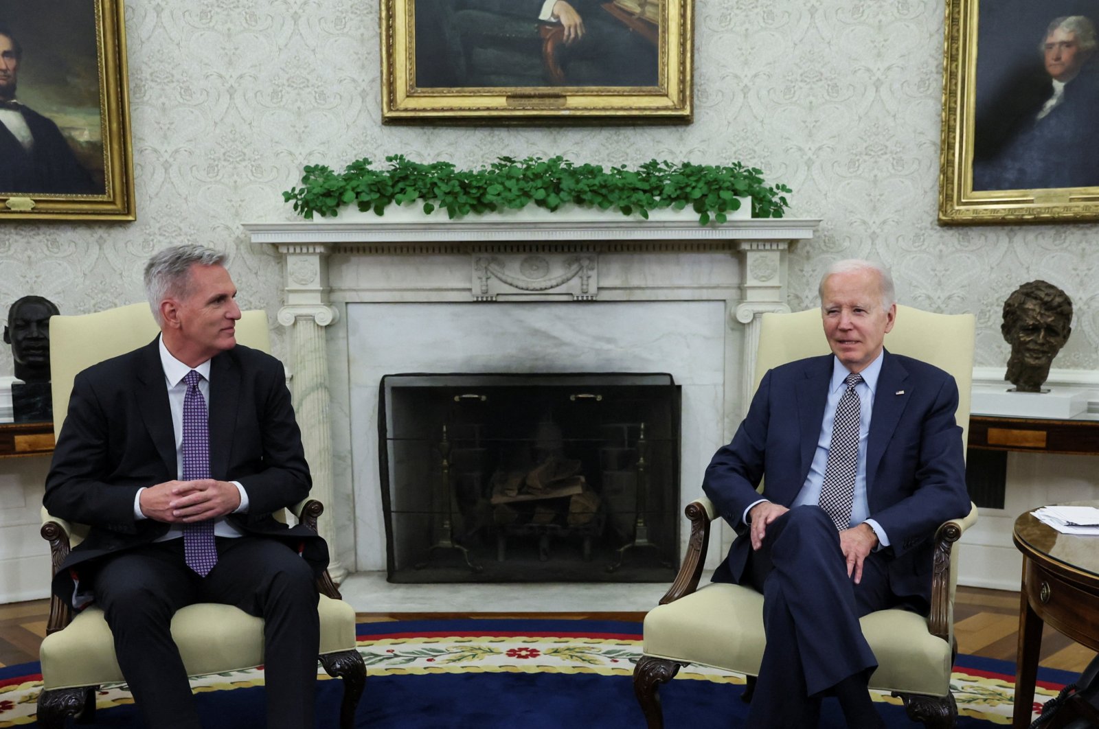 Biden bersumpah ‘tidak ada default’ karena anggota parlemen pergi untuk istirahat tanpa kesepakatan