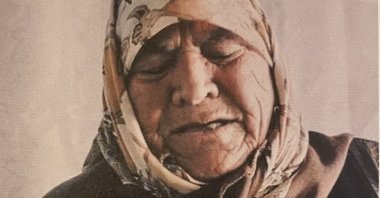 Lament poet sister Şahide during lamentation. (Photo by Sedat Anar)