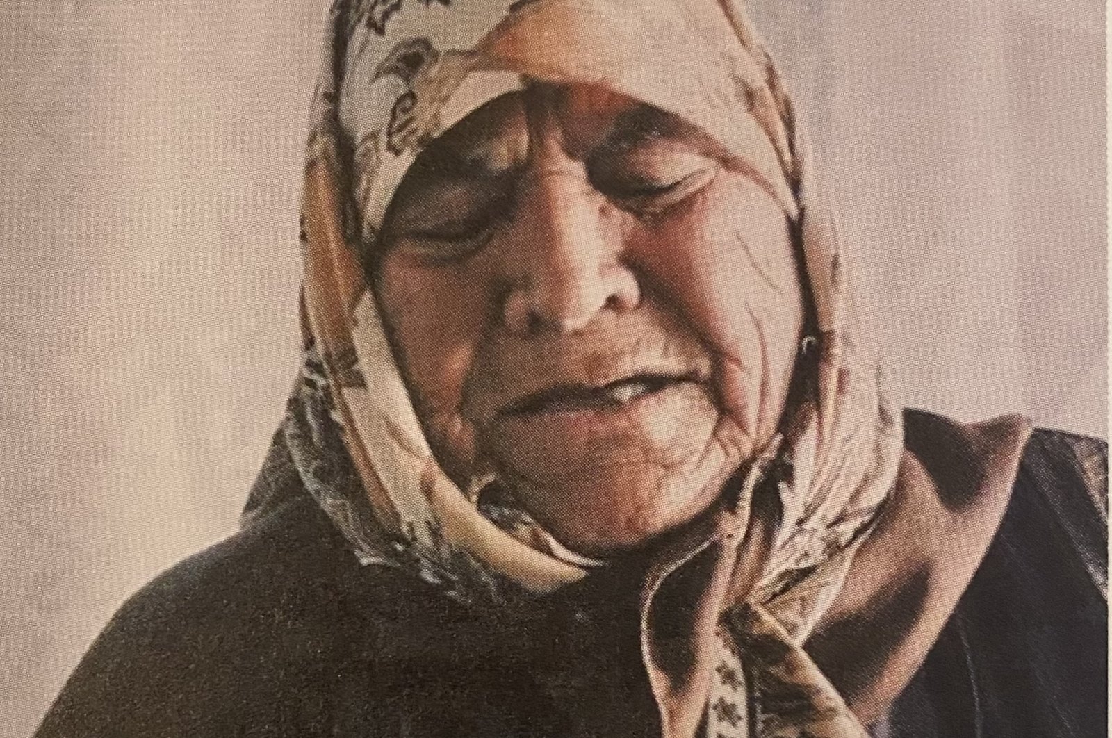 Lament poet sister Şahide during lamentation. (Photo by Sedat Anar)