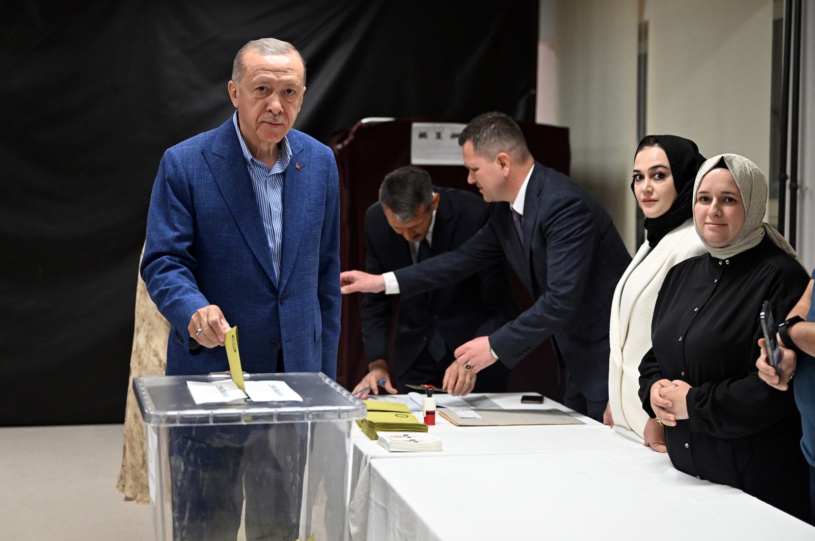 President Recep Tayyip Erdoğan casts his vote for runoff presidential elections, in Istanbul, Türkiye, May 28, 2023. (AA Photo)