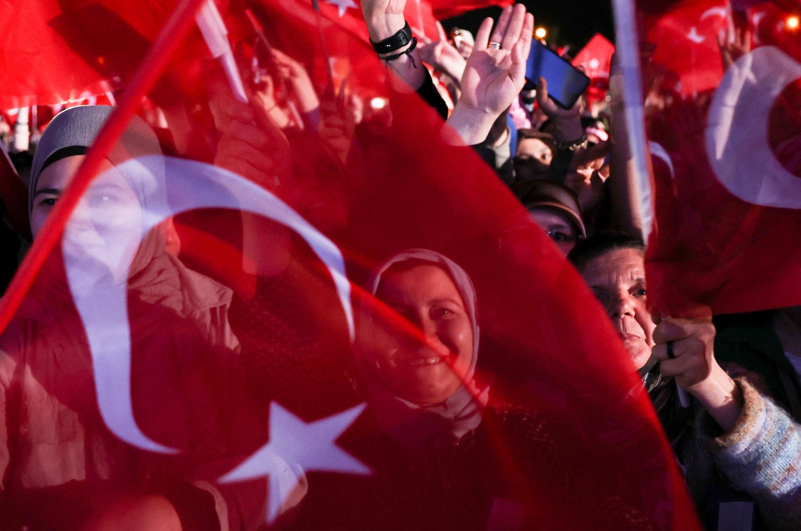 Supporters of Turkish President Recep Tayyip Erdoğan celebrate following his victory in the second round of the presidential election in Ankara, Türkiye, May 28, 2023. (REUTERS Photo)