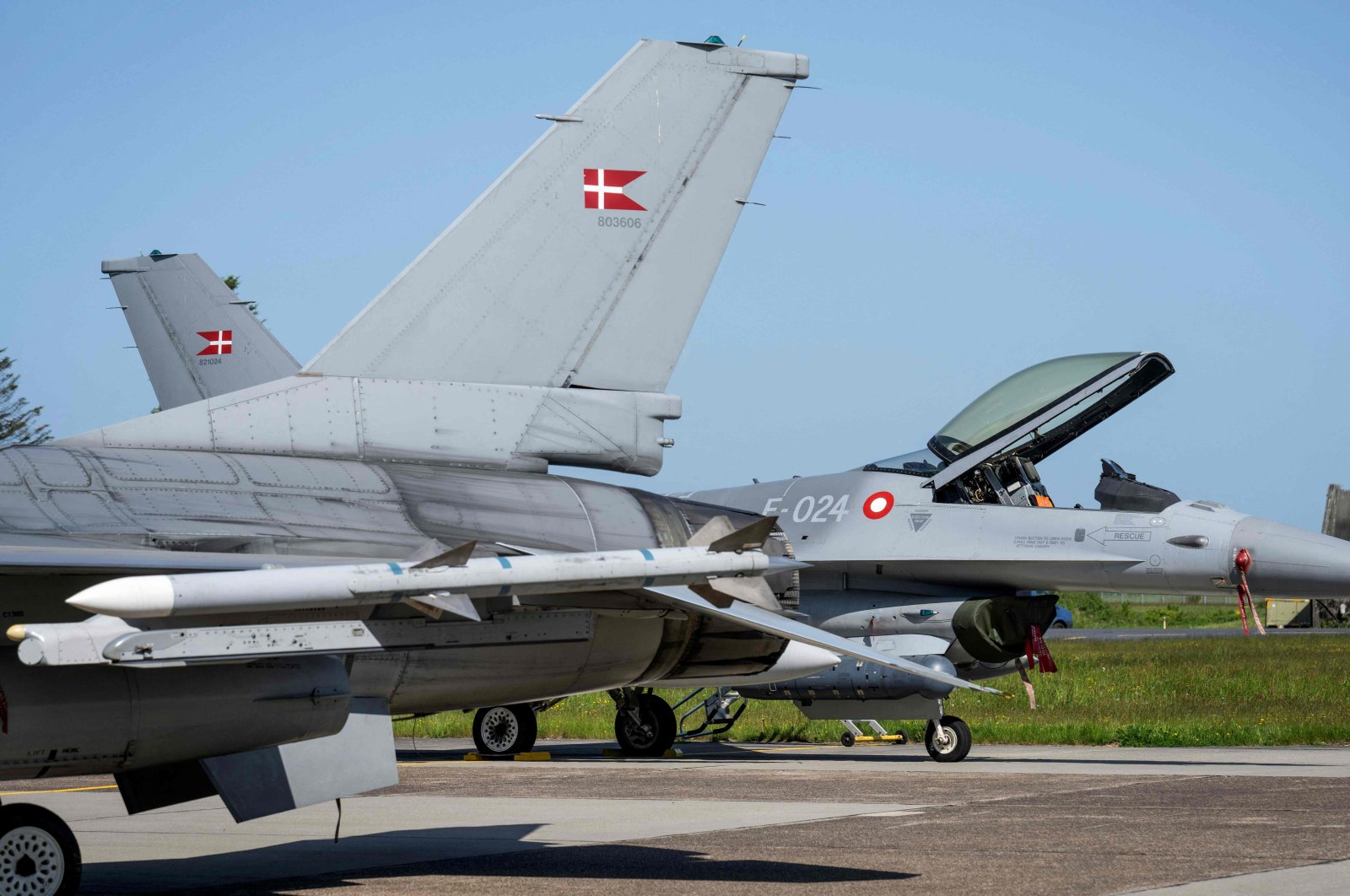 A Danish F-16 fighter jet is pictured at the Fighter Wing Skrydstrup Air Base near Vojens, Denmark, May 25, 2023. (AFP Photo)