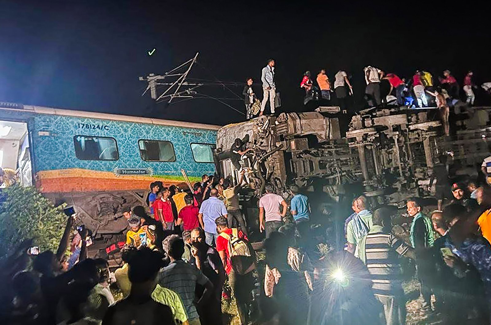 Setidaknya 120 tewas, 850 terluka dalam kecelakaan kereta api di India