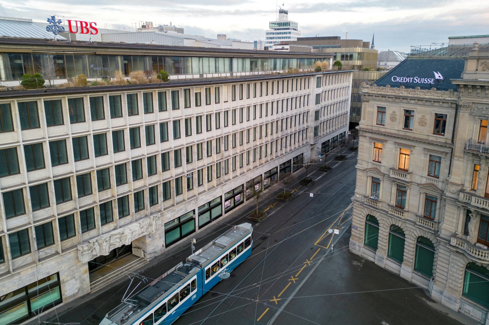 UBS menyelesaikan pengambilalihan Credit Suisse pada 12 Juni