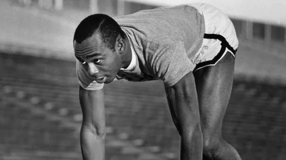 This undated photo shows late U.S. sprinter Jim Hines waiting for the race at the starting line. (Getty Images Photo)