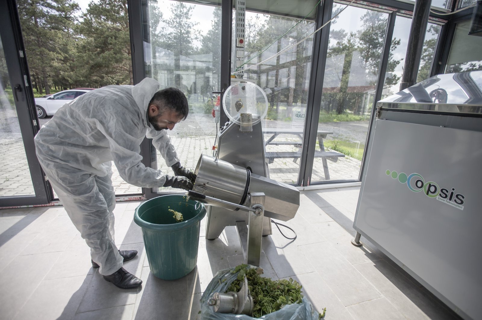 Food waste is converted into organic fertilizer at Atatürk University&#039;s Composting Facility, Erzurum, Türkiye, June 6, 2023. (AA Photo)