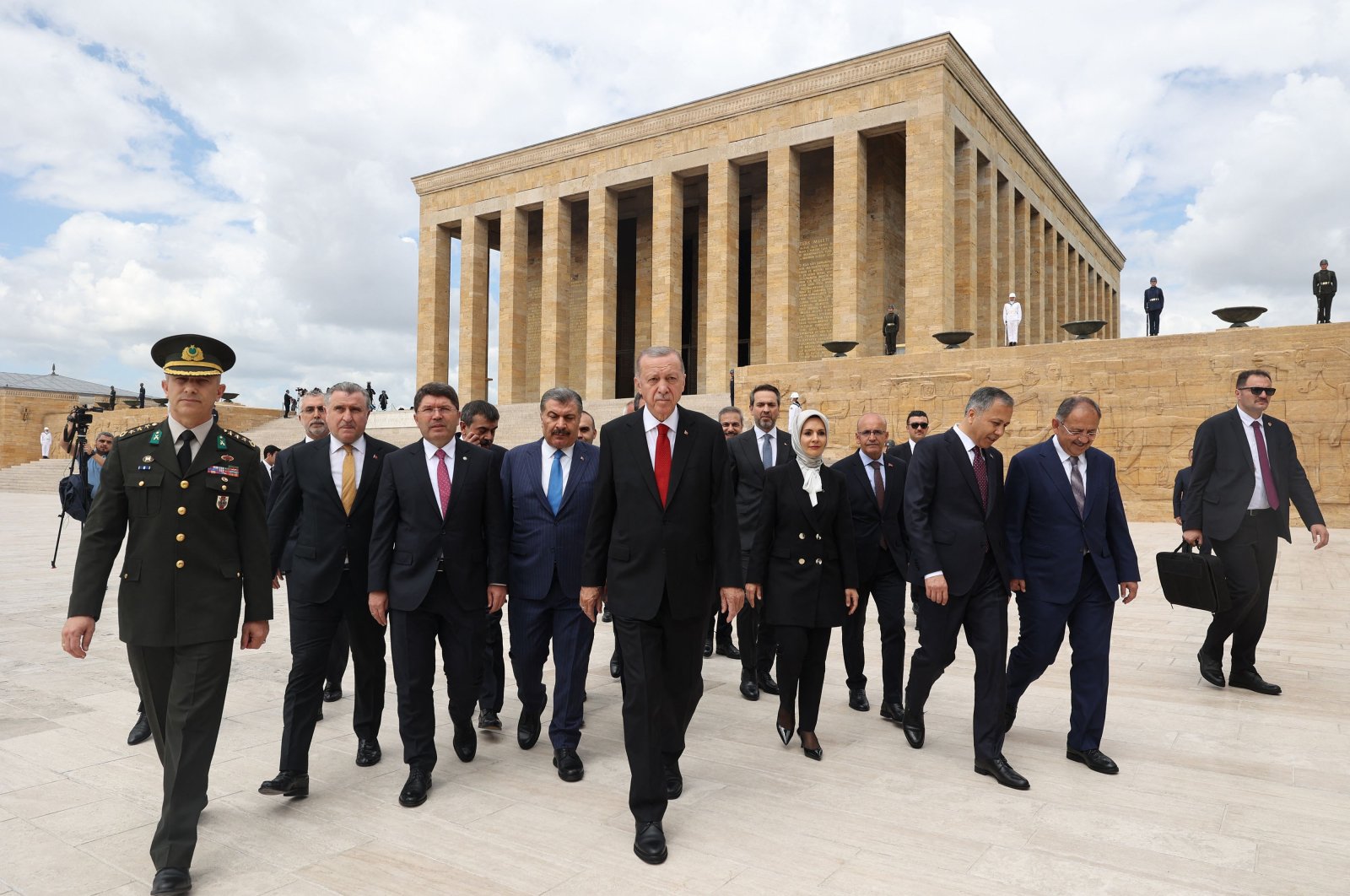 President Recep Tayyip Erdoğan (C) and members of his new Cabinet visit Anıtkabir, the mausoleum of the Turkish republic&#039;s founder Mustafa Kemal Atatürk, before their first Cabinet meeting in Ankara, Türkiye, June 6, 2023. (AFP Photo)