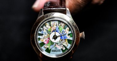 Murat Uçar, who specializes in micro art techniques, designed a clock depicting Leonardo da Vinci's "The Last Supper" for Pope Francis, the bishop of Rome and sovereign of the Vatican City State, Istanbul, Türkiye, June 6, 2023. (AA Photo)