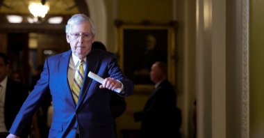 U.S. Senate Minority Leader Mitch McConnell loses his balance as he walks to his office Capitol Hill on the day of the weekly Republican news conference in Washington, U.S., June 7, 2023. (Reuters Photo)