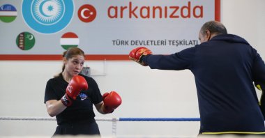 Turkish boxer Büşra Işıldar (L) trains ahead of the European games at the Kadıdağı Camp Center, Kastamonu, Türkiye, May 25, 2023. (AA Photo)