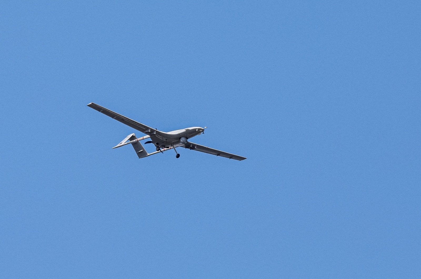 A Bayraktar TB2 unmanned combat aerial vehicle is seen during a demonstration flight at the Teknofest aerospace and technology festival in Baku, Azerbaijan, May 27, 2022. (Reuters Photo)