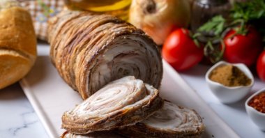 Turkish street food kokoreç is made from sheep bowels. (Shutterstock Photo)