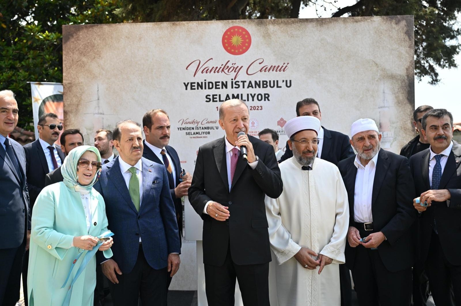 Erdoğan menghadiri pembukaan kembali Masjid Vaniköy abad ke-17 di Istanbul