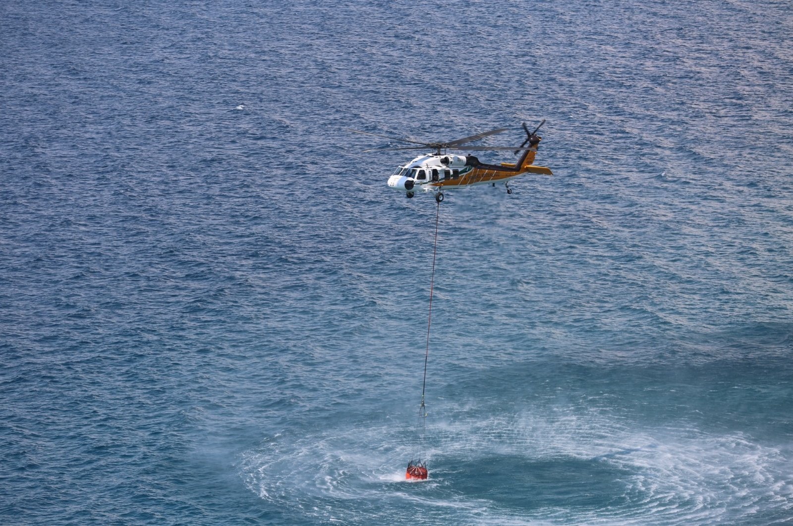 Helikopter pemadam kebakaran lokal Turki mulai beroperasi di Muğla