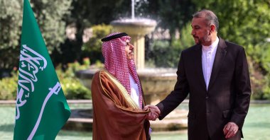 Iran&#039;s Foreign Minister Hossein Amirabdollahian (R) shakes hands with his Saudi counterpart Faisal bin Farhan, Tehran, Iran, July 17, 2023. (AFP Photo)